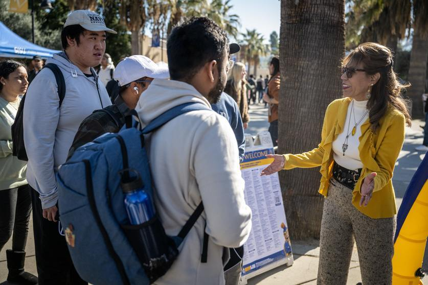 President welcomes new students to SJSU